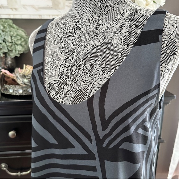 LOFT Black & Gray Geometric Print Tank Top – Size S - Picture 7 of 13